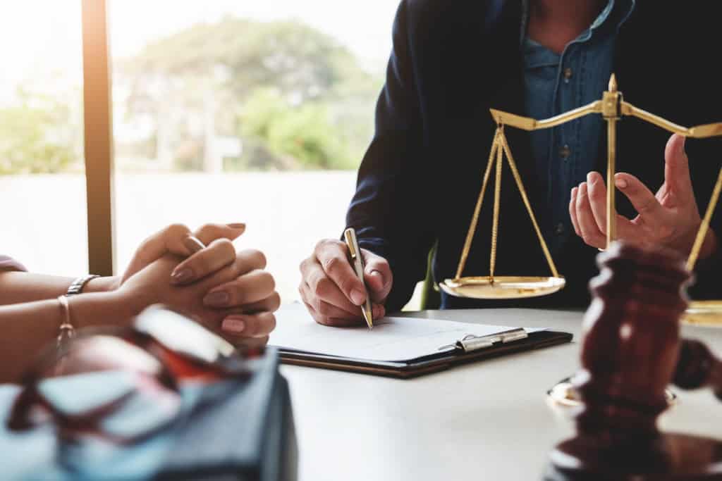 Court Applications vs. Mediation: A Less Stressful Path with EH Mediation Loughton